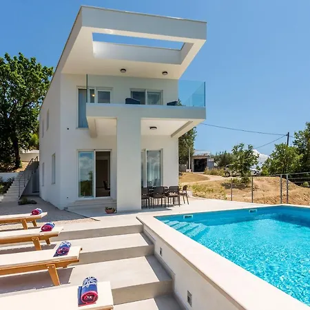 Horizon Villa *