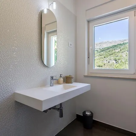 Horizon Villa *